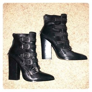 Steve Madden comet ankle boot